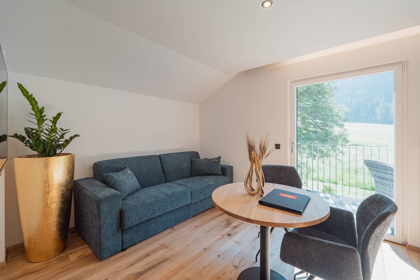 Ganze Wohnung, Ferienwohnung 'Alpenrose' mit Bergblick, Gemeinschaftsterrasse und Wlan in Preindl, Gsies