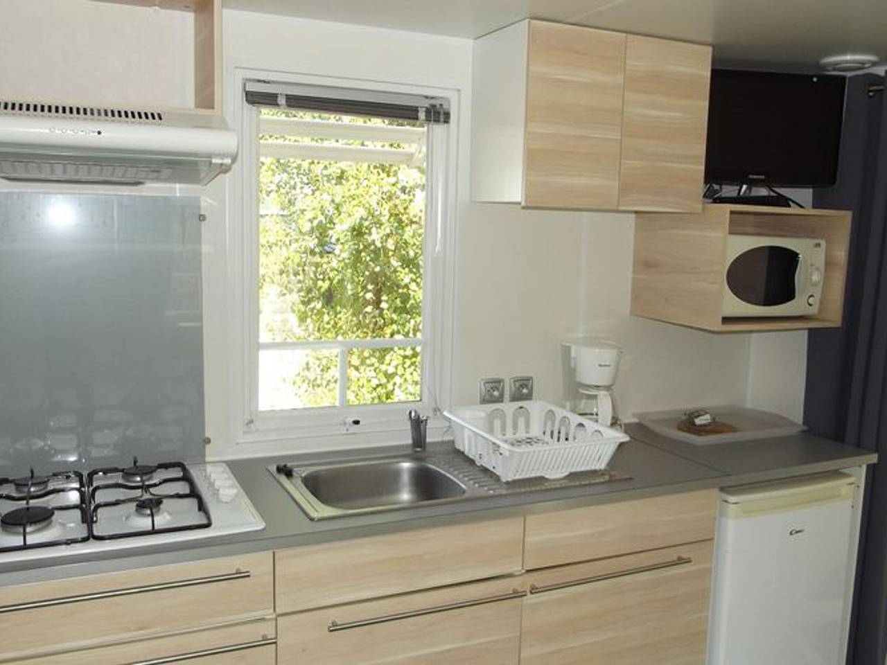 Mobil home confortable avec terrasse in Le Grand-Serre, Région de Valence