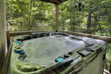 Glamping for 7 Guests in Wears Valley, Great Smoky Mountains National Park, Picture 3