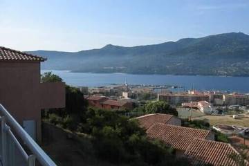 Villa pour 6 personnes, avec jardin et piscine à Propriano
