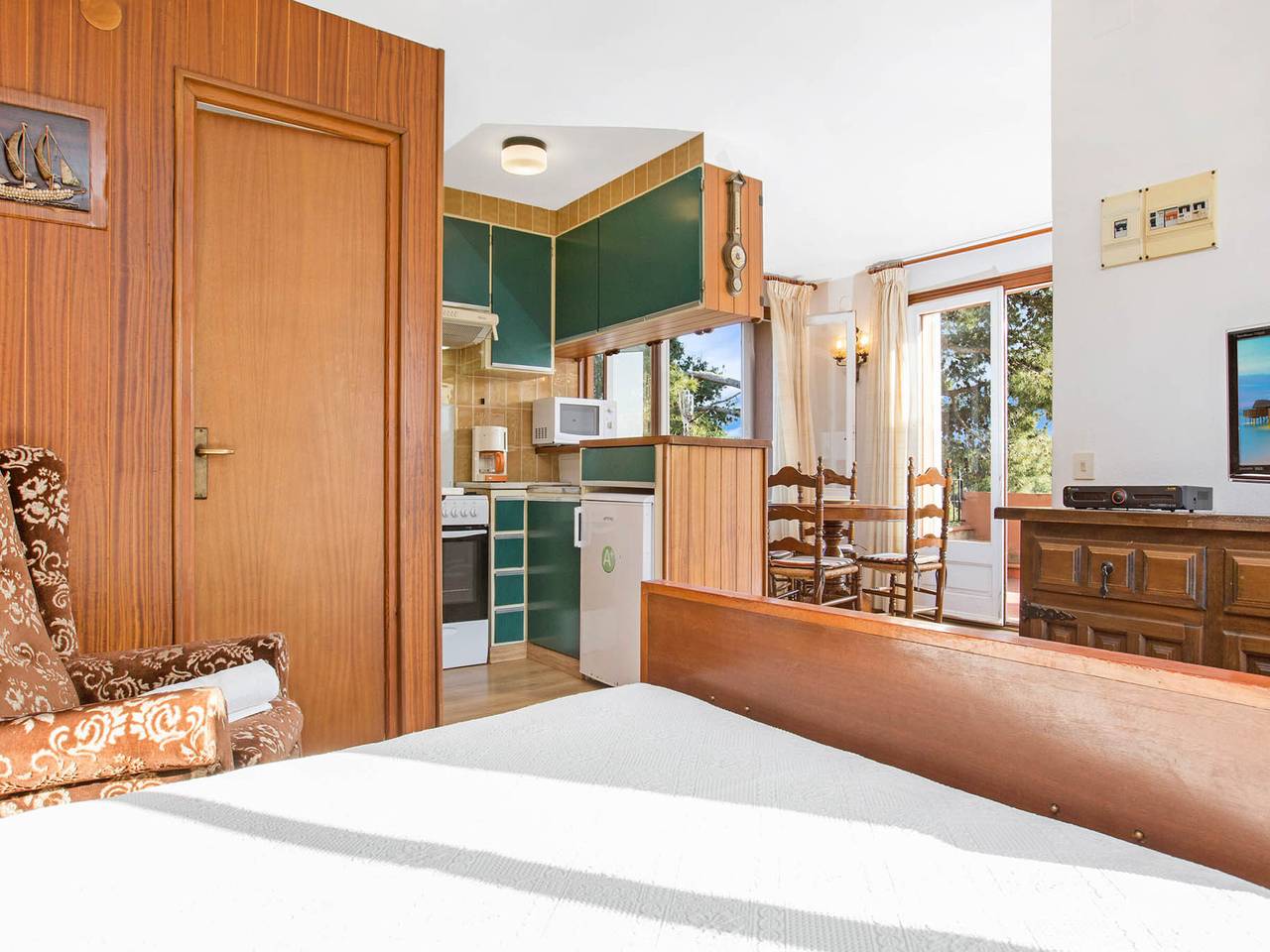 Quiet studio with shared pool in Calella de Palafrugell, foto 11