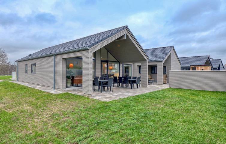 Ferienhaus für 14 Personen, mit Garten und Terrasse sowie Sauna, mit Haustier