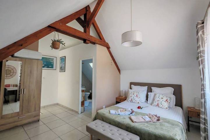 Celies Country Cottage proche de Giverny et son jacuzzi pour la détente in Blaru, Yvelines