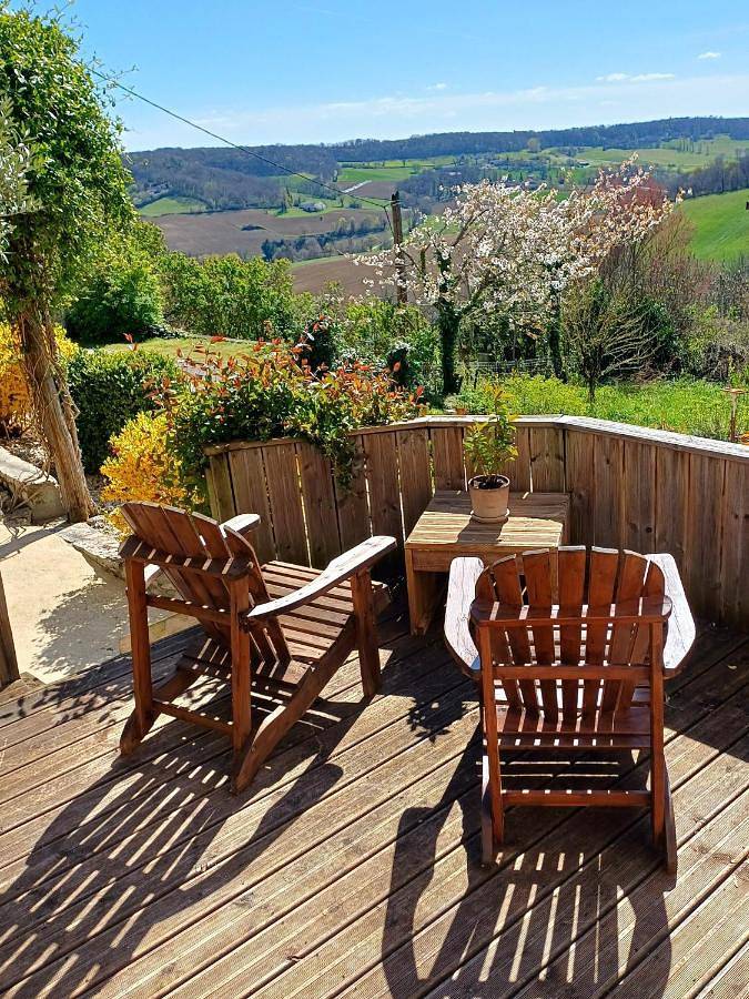 Location de vacances pour 2 personnes, avec jardin ainsi que vue sur le lac et vue dans Saint-Paul-Flaugnac - 2