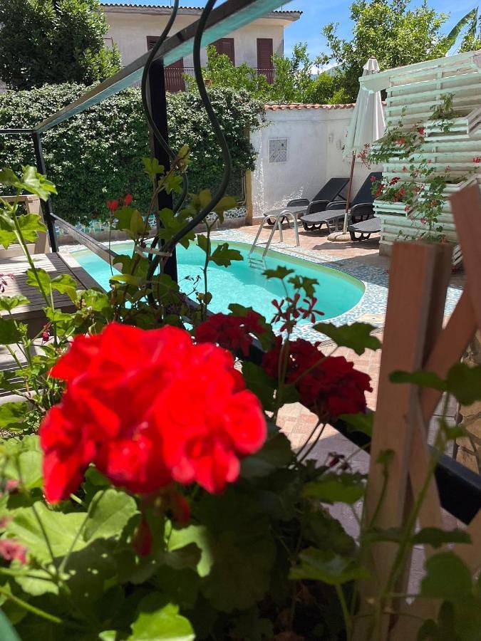 Chambre d’hôte pour 4 personnes, avec piscine et jardin, adapté aux familles à Pompei - 3