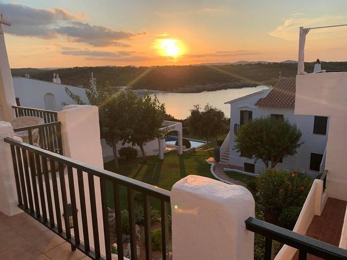 Apartamento de vacaciones para 4 personas, con vistas y terraza además de jardín y piscina - 1