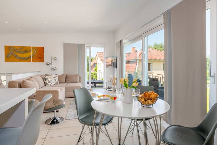Ferienwohnung für 3 Personen, mit Ausblick und Seeblick sowie Garten - 1