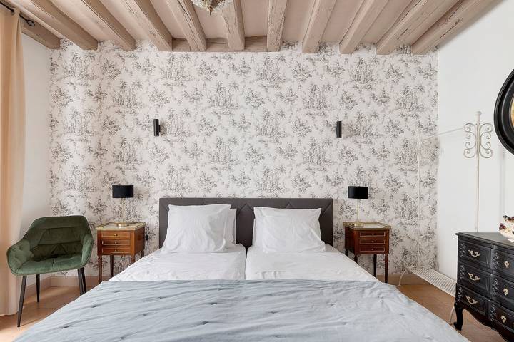 Bed and Breakfast 'Chambre D'hôtes Empereur' with Shared Pool, Shared Terrace and Wi-Fi in Beaufort-en-Vallée, Angers region
