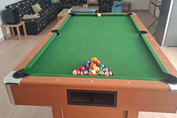 Location de vacances pour 2 personnes, avec jardin ainsi que sauna et jacuzzi à Allemant