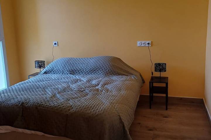 Location de vacances pour 3 personnes, avec jardin à Ahuillé - 3