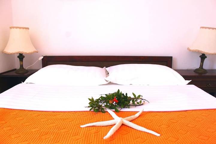 Ganze Wohnung, Tremendous 2-bedroom apartment with AC in Sveti Stefan in Sveti Stefan, Opština Budva