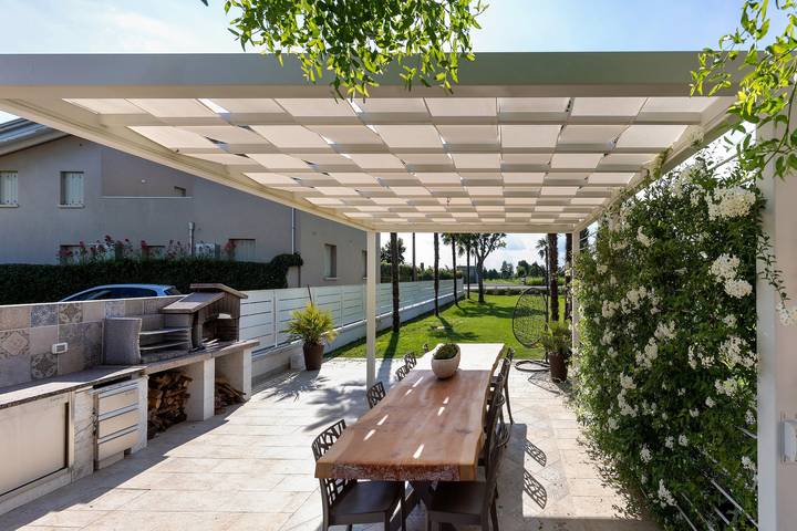 Location de vacances pour 7 personnes, avec balcon à Lonato del Garda