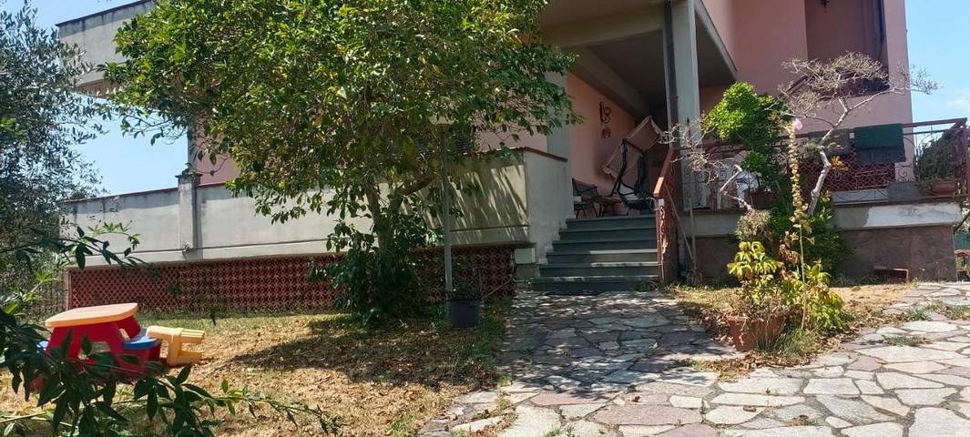B&b per 4 persone, con Balcone e Terrazza nonché Giardino e Panorama a Fosdinovo