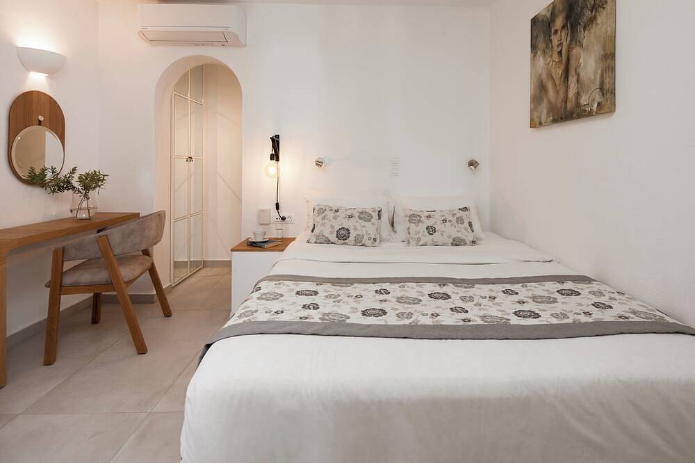 Two-Bedroom Caldera View in Santorin