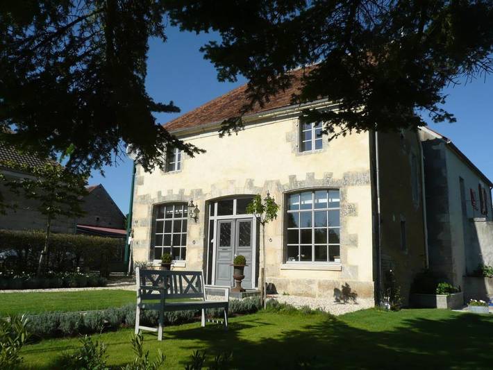 Location de vacances pour 6 personnes, avec piscine et jardin à Sainpuits - 4