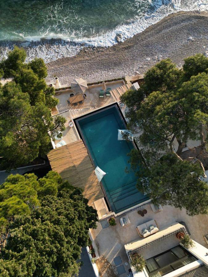 Casa vacanza per 14 persone, con balcone e panorama nonché piscina in Montenegro