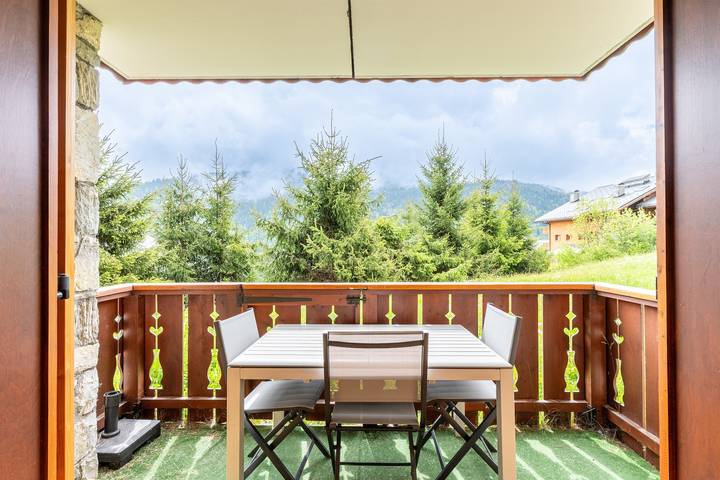 Ferienwohnung für 4 Personen, mit Balkon und Garten im Les Trois Vallées