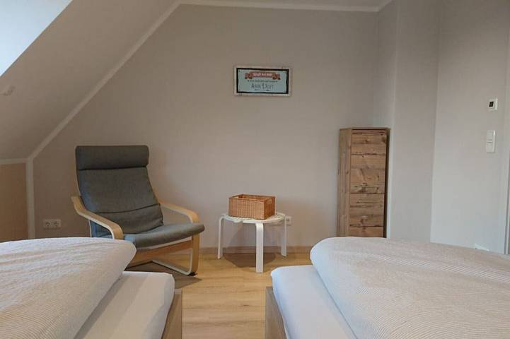 Ganze Wohnung, Gemütlich eingerichtetes Feriendomizil mit Balkon in Neuhaus, der Hochburg des Zoiglbieres in Windischeschenbach, Naturpark Nördlicher Oberpfälzer Wald