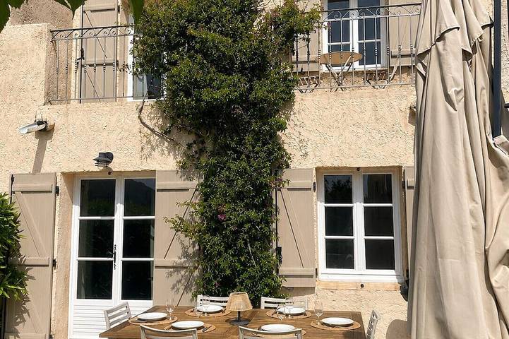 Ferienhaus für 4 Personen, mit Pool und Garten sowie Balkon - 1