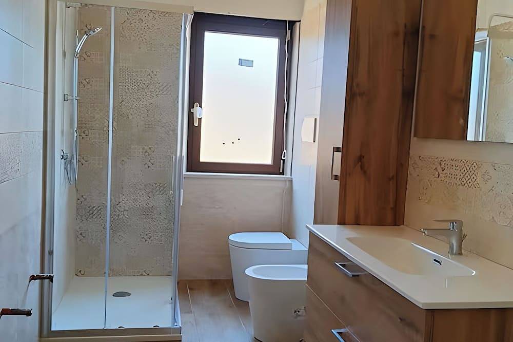 Appartement entier, A cozy, new apartment with a beautiful view, nestled between the sea and Aspromonte in Reggio de Calabre, Province de Reggio Calabria