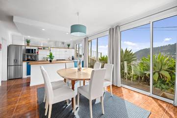 Gîte pour 6 personnes, avec jardin et vue dans Campanário