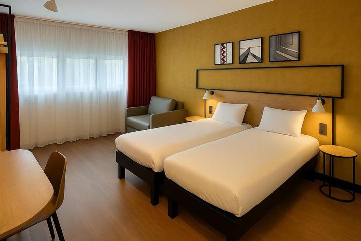 Hôtel pour 4 personnes, animaux acceptés à Rungis - 2