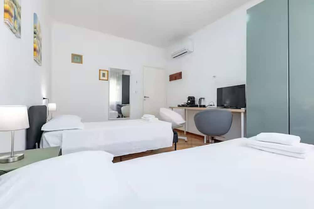 Private room in Mestre with direct bus to Venice in Mestre, Venice