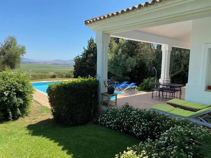 Casa rural para 5 personas, con Balcón y Terraza además de Jardín y Piscina en Benalup-Casas Viejas