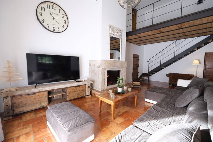 Location de vacances pour 10 personnes, avec terrasse et jardin à Aureille - 4