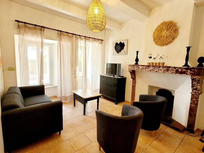 Location de vacances pour 4 personnes, avec jardin ainsi que terrasse et piscine à La Caunette - 4