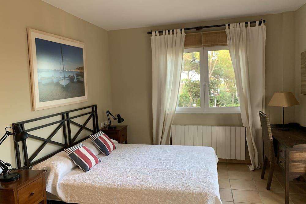 Schitterende villa nabij zee Calella de Palafrugell, tuin en zwembaden in Palafrugell, Costa Brava