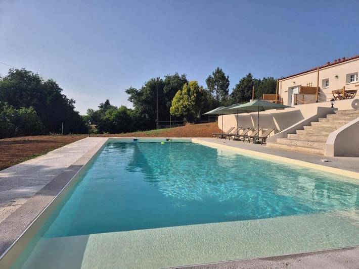 Location de vacances pour 2 personnes, avec piscine ainsi que vue et jardin à Soubran - 4