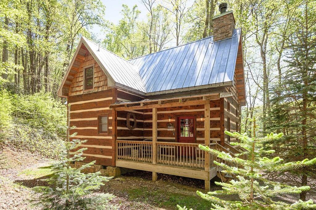 Creekside Cabin - Blockhaus mit Whirlpool im Freien in Madison County (NC)