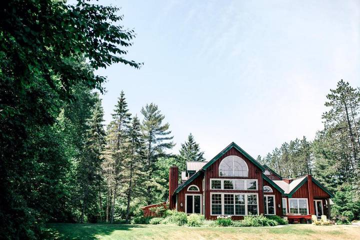 Chalet für 2 Personen, mit Garten und Pool sowie Sauna und Whirlpool, mit Haustier in Kanada