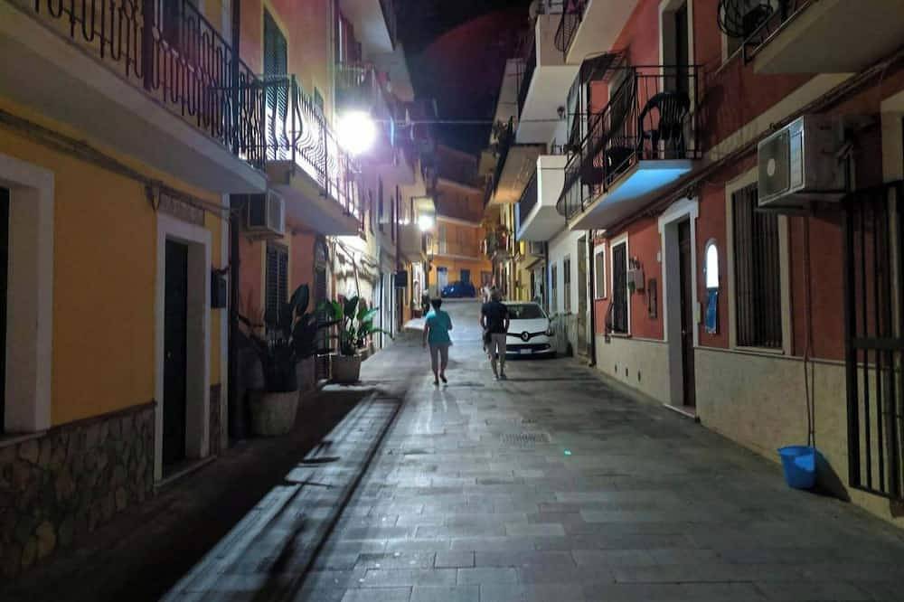 Appartamento intero, Appartamento in pieno centro, vicino alla spiaggia e a tutti i servizi. in Marina di Camerota, Camerota