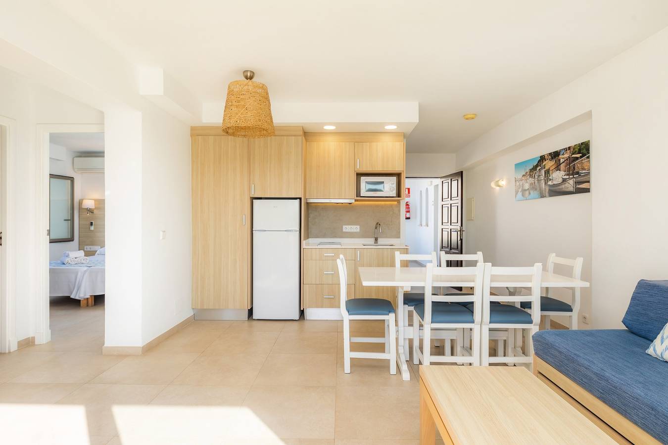 Ganze Wohnung, Apartment 'Aquamarina 8' mit Gemeinschaftspool, Wlan und Klimaanlage in Cala Serena, Felanitx