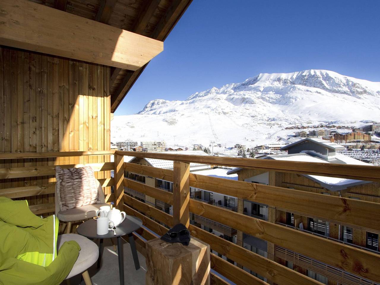 Appartement entier, Appartement à Éclose avec vue sur montagnes in Huez, Parc national des Écrins