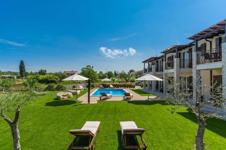 Ferienwohnung für 6 Personen, mit Pool und Garten sowie Terrasse, kinderfreundlich in Porec und Umgebung - 3