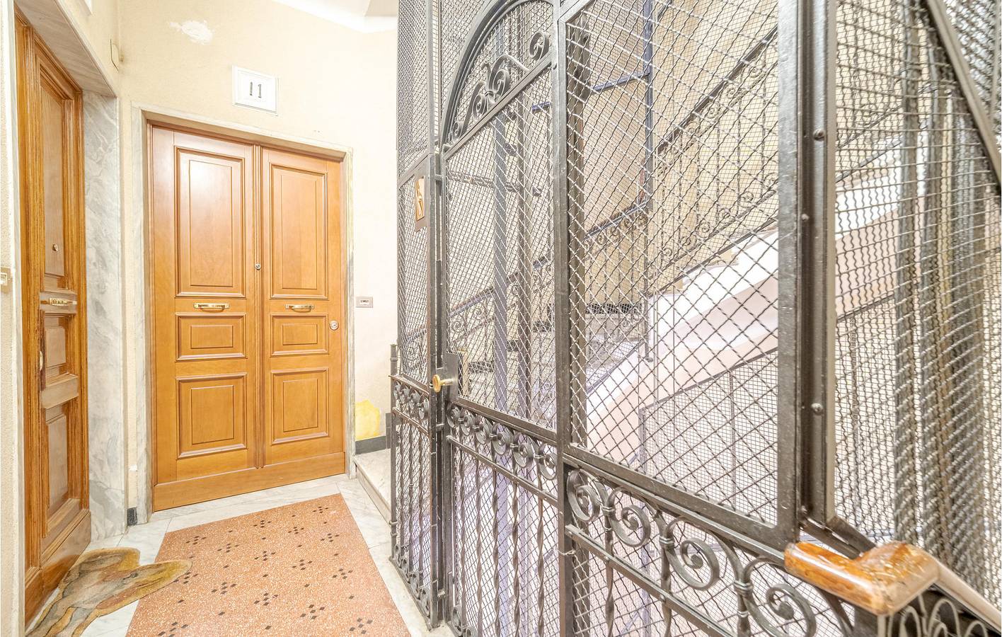 Entire holiday apartment, Beachside Cozy Apartment with AC & Terrace. in Genova (City), Genoa