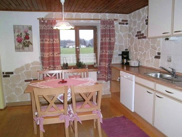 Ferienhaus für 8 Personen, mit Terrasse und Garten sowie Pool und Sauna in Übersee - 4
