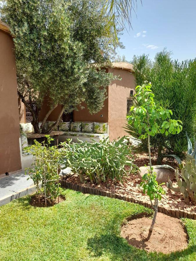 Tente pour 9 personnes, avec piscine ainsi que jardin et vue