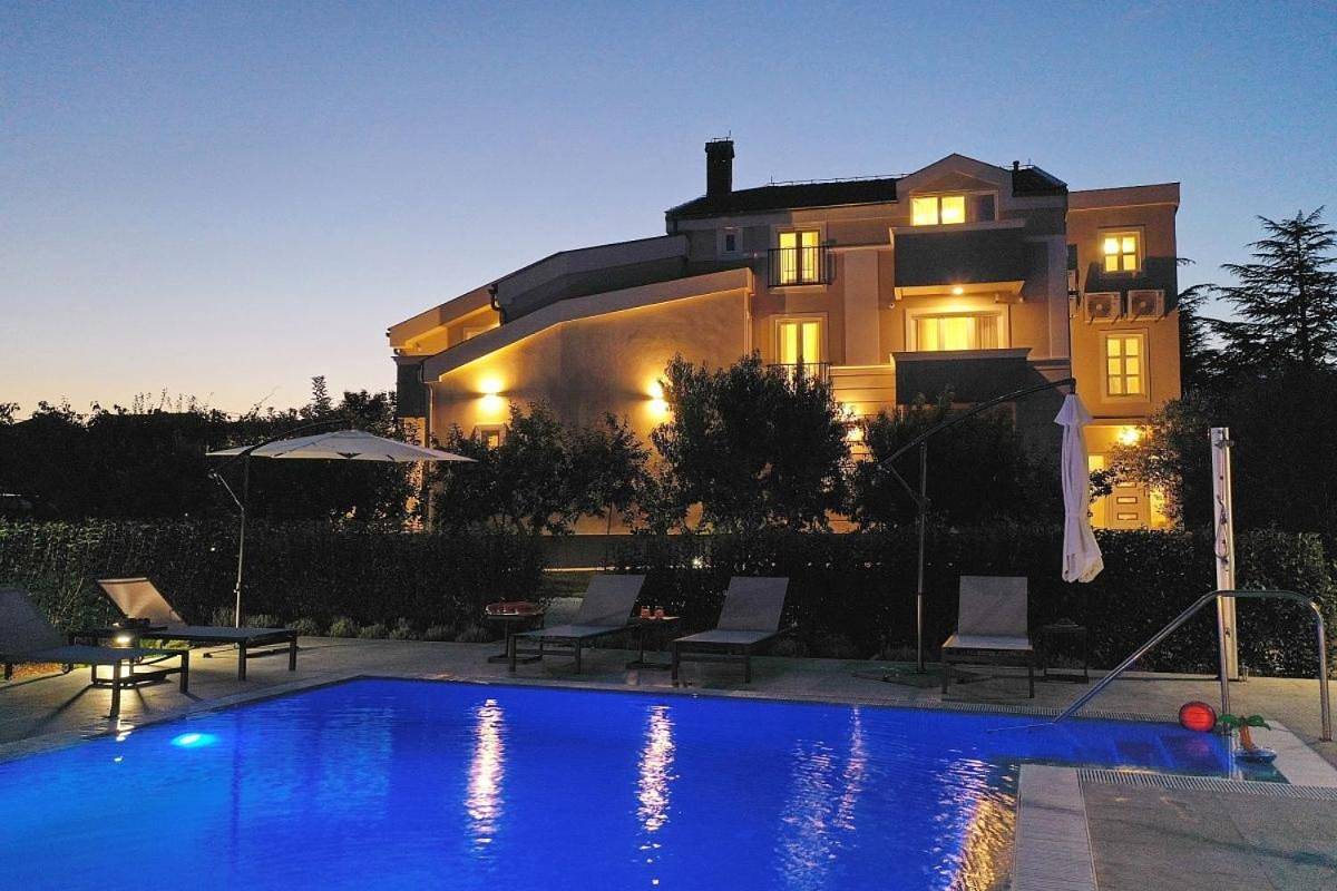 Family friendly house with a swimming pool Sikovo, Biograd - 23718 in Općina Sveti Filip i Jakov, Zadar