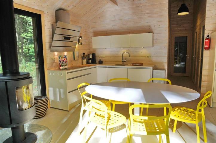 Location de vacances pour 4 personnes, avec vue ainsi que jardin et terrasse dans Les Nobertins - 2