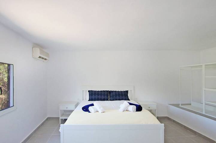 Villa Ses Costes con piscina privada, jardín y vistas panorámicas a las montañas en Alaró in Alaró, Interior de Mallorca
