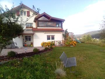 Gîte pour 4 personnes, avec vue et jardin à Cleurie
