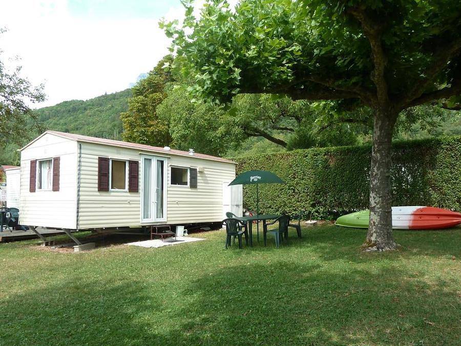 Camping Lanfonnet - Mobilhome 4 personnes - environ 30m2 avec sanitaires in Talloires-Montmin, Région d'Annecy