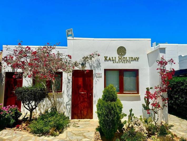 Appartement de vacances pour 2 personnes, avec terrasse et piscine ainsi que vue et jardin