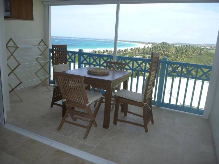 Ferienwohnung für 2 Personen, mit Pool und Ausblick sowie Seeblick und Garten in St. Martin