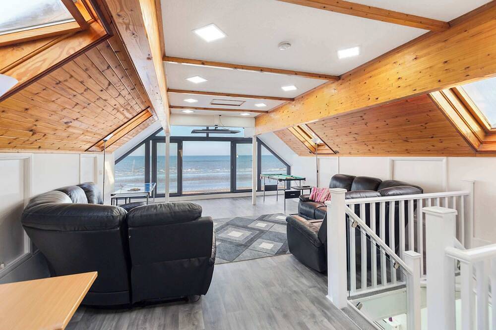 Idyllic Seaside Stay with Stunning Views & Perfect for Families. in Pevensey, East Sussex