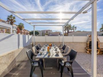 Gîte pour 8 personnes, avec jardin et terrasse, animaux acceptés dans Plage Rochelongue